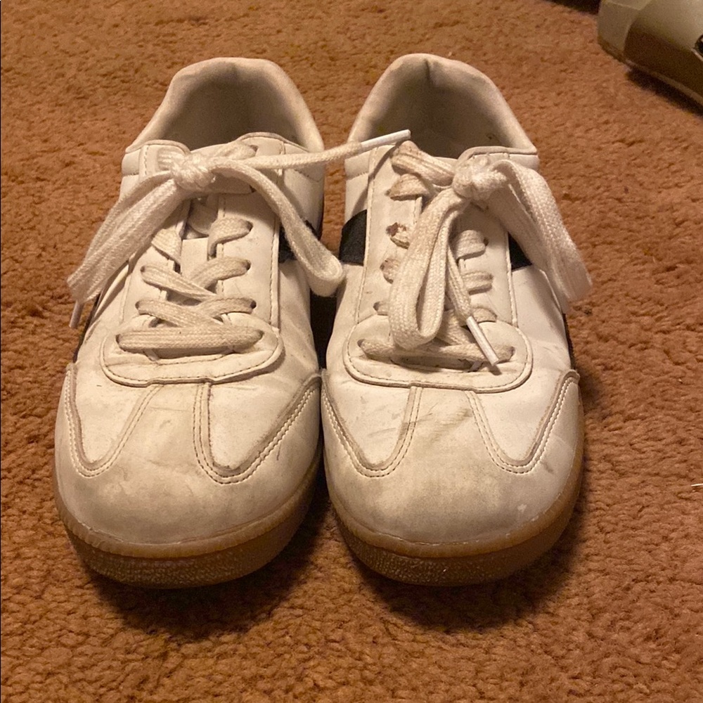 White Sneakers with Black Stripe